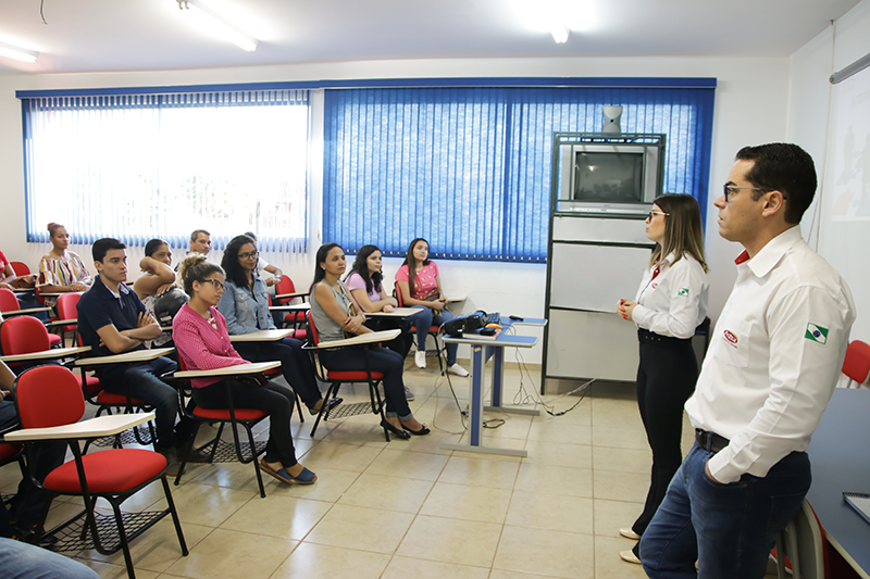 Agradecimento aos jovens de Cruzeiro do Oeste